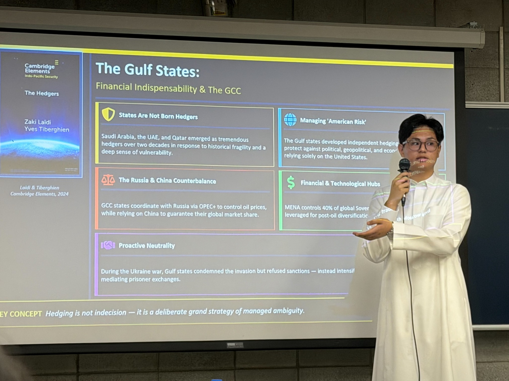 Faisal Ma presenting at Shih Chien University: Discussing Gulf states’ strategic hedging and international partnerships.